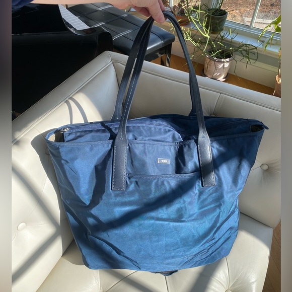 Tumi Handbags - Tumi Voyageur Q-Tote Navy Nylon Leather Laptop Travel Tote Extra Large